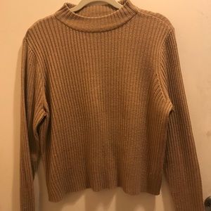 Cropped ribbed mock neck!